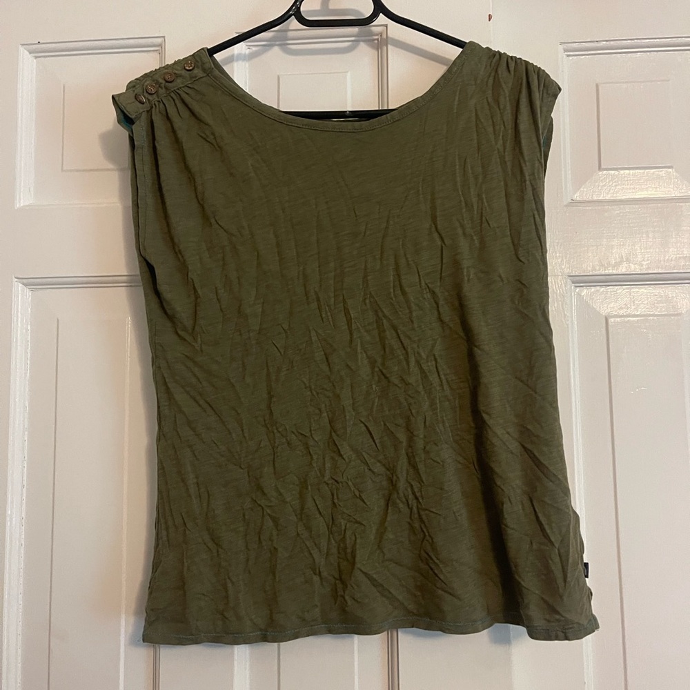 Olive Green The North Face Outdoor Tee Size Womens Small